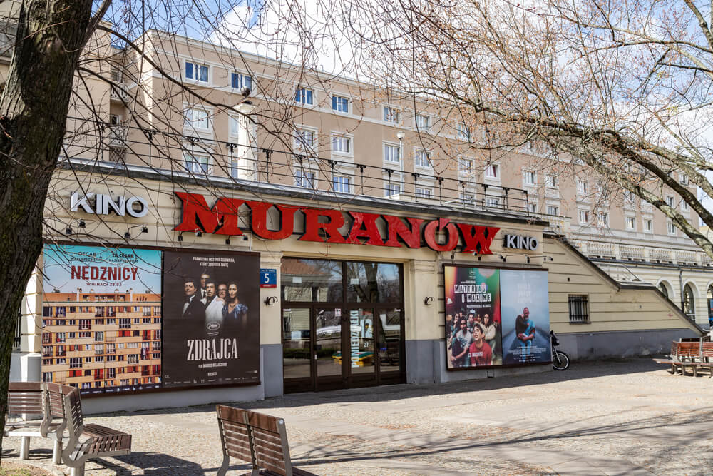 Niezależne kino Muranów w Warszawie - miejsce festiwalowych spotkań i przeglądów niszowych filmów