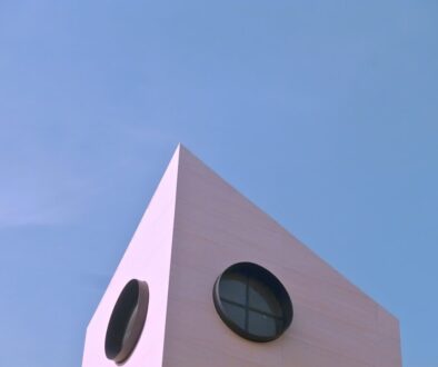 Co to jest postmodernizm w sztuce i jakie są jego cechy?